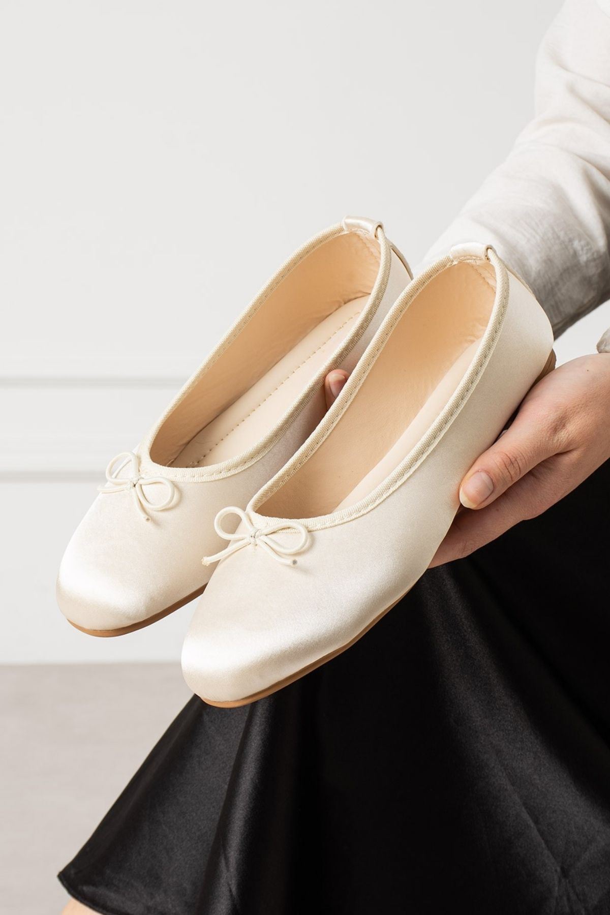 Lumia Bej Saten Mini Fiyonklu Babet