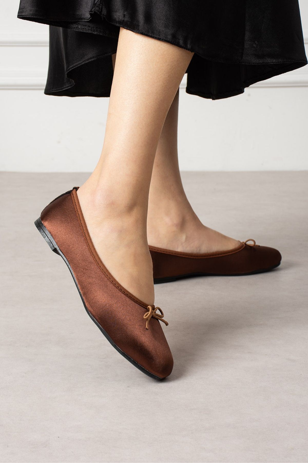 Lumia Kahverengi Saten Mini Fiyonklu Babet