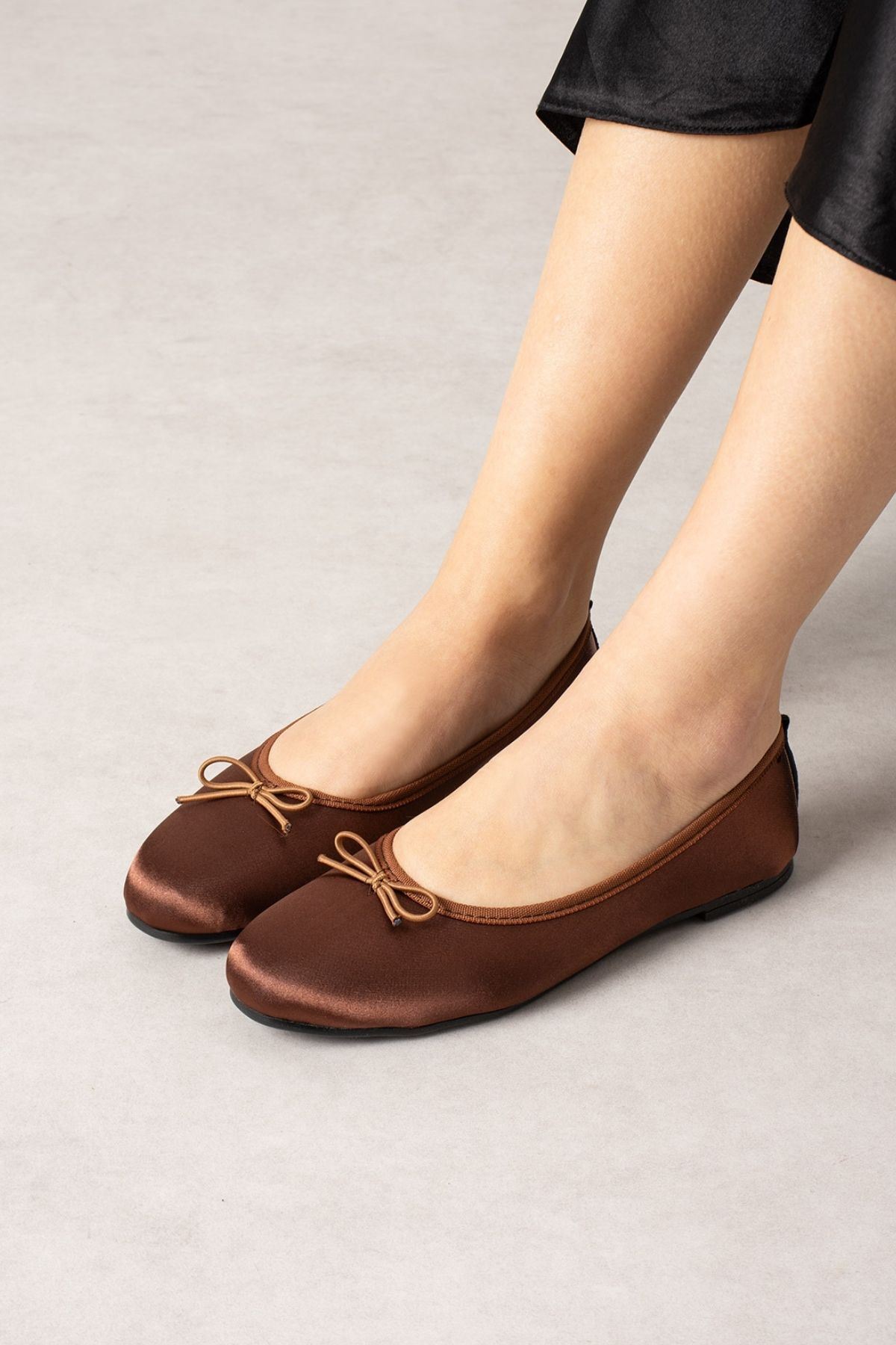 Lumia Kahverengi Saten Mini Fiyonklu Babet