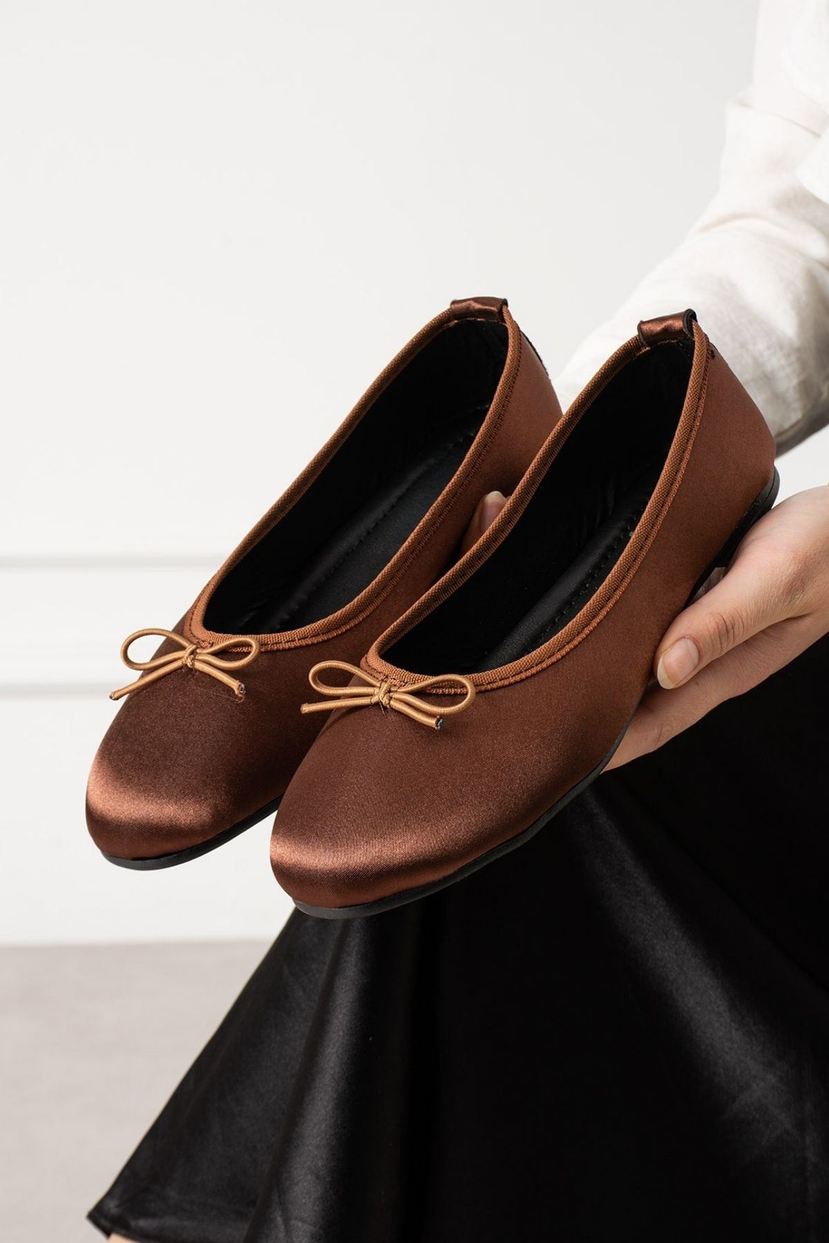 Lumia Kahverengi Saten Mini Fiyonklu Babet