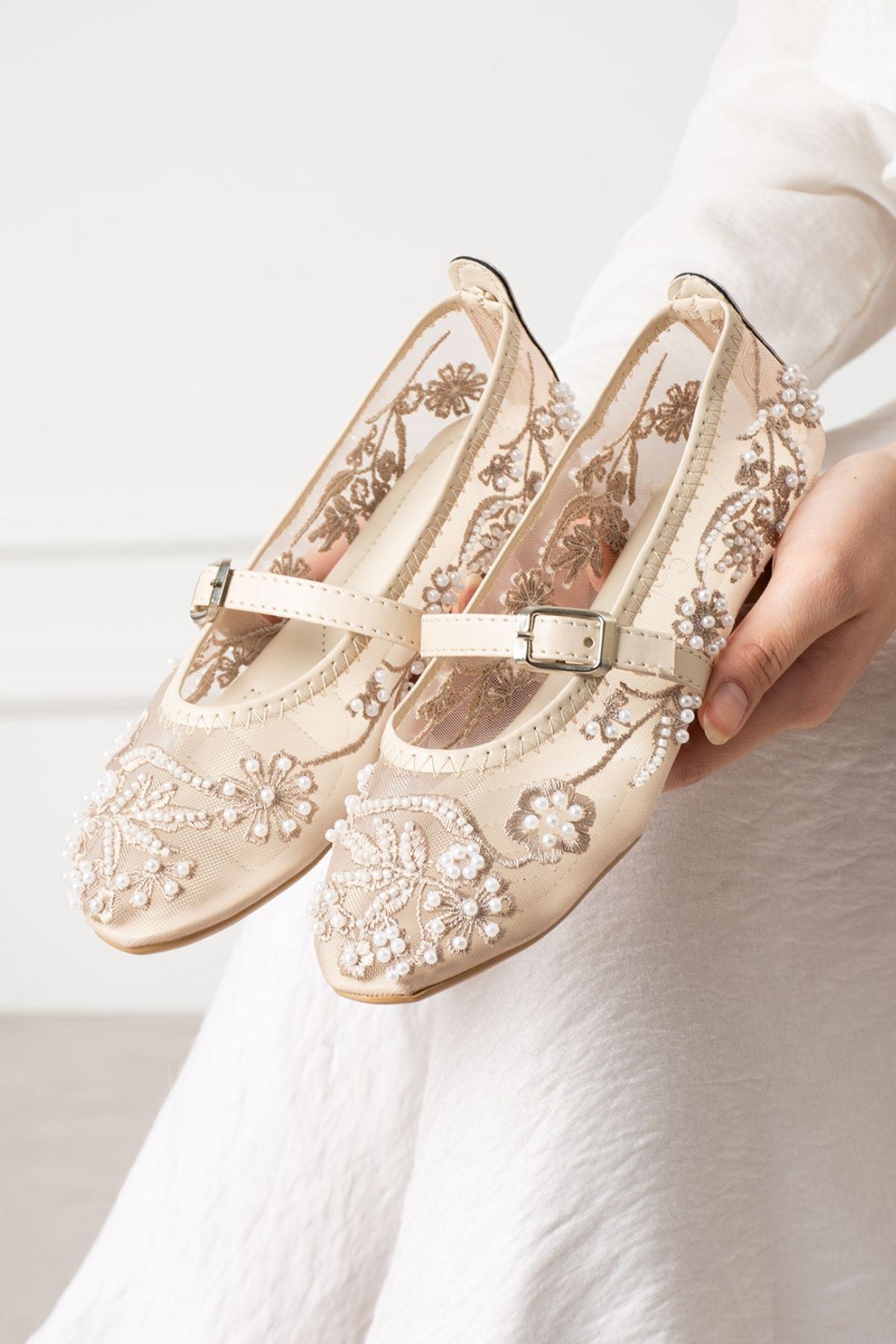 Kaira Bej Tül Nakışlı Boncuk İşlemeli Kemerli Premium Babet