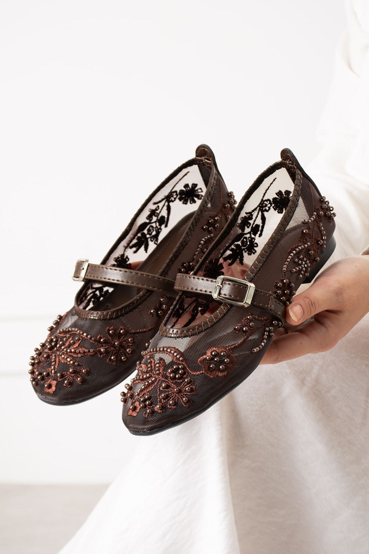 Kaira Kahverengi Tül Nakışlı Boncuk İşlemeli Kemerli Premium Babet