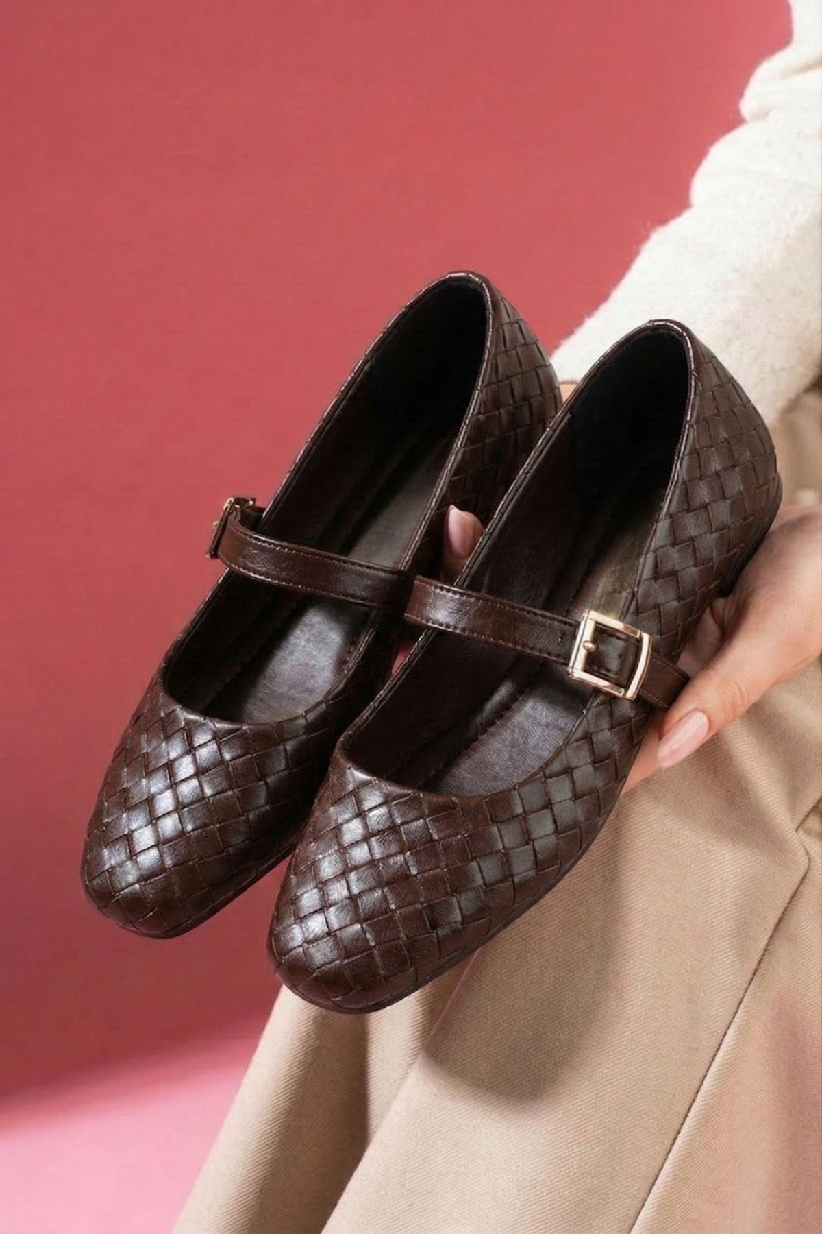 Saphia Kahverengi Cilt Örgü Dokulu Gold Tokalı Kemer Bantlı Babet