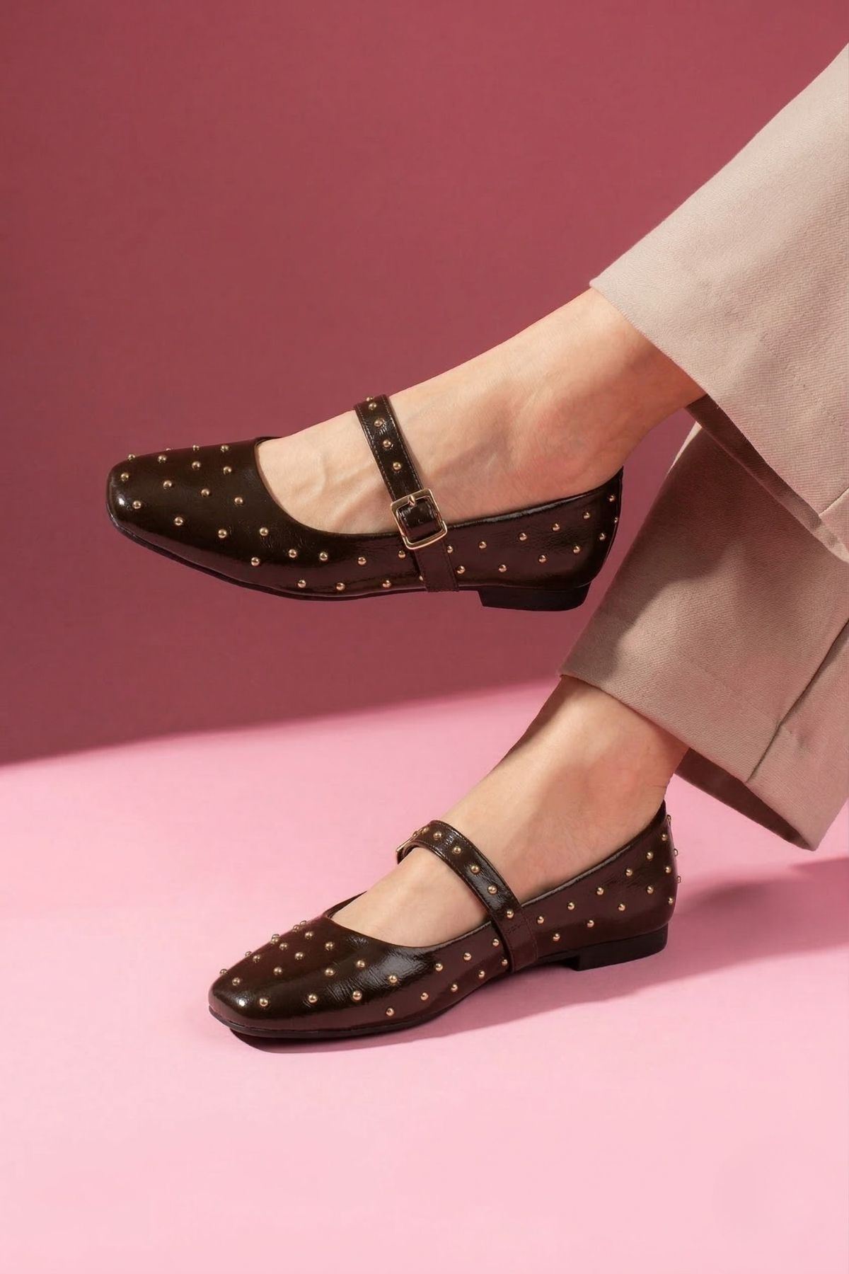 Vittoria Kahverengi Cilt Metal Mini Troklu Gold Tokalı Tek Bant Babet