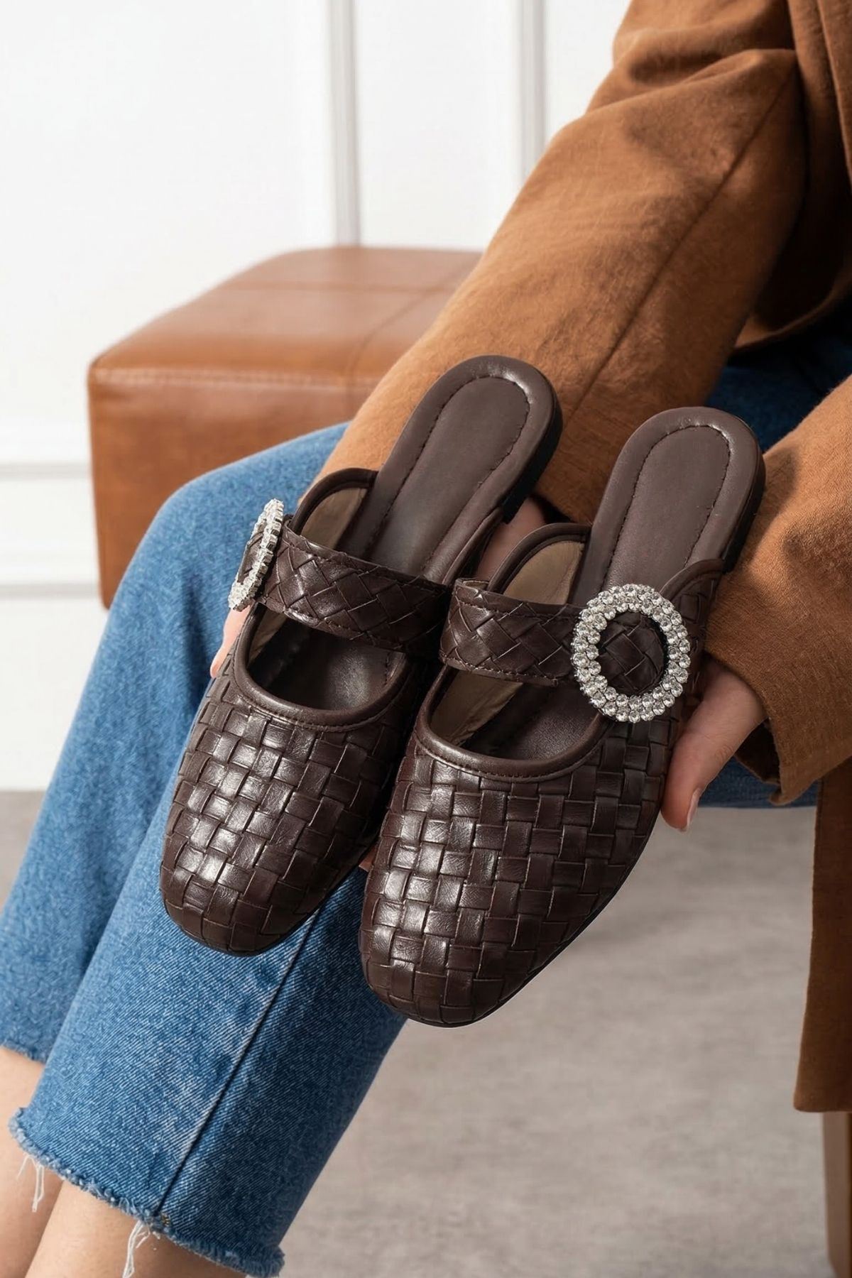 Nordy Kahverengi Örgü Dokulu Taş Tokalı Şık Günlük Model Kadın Terlik