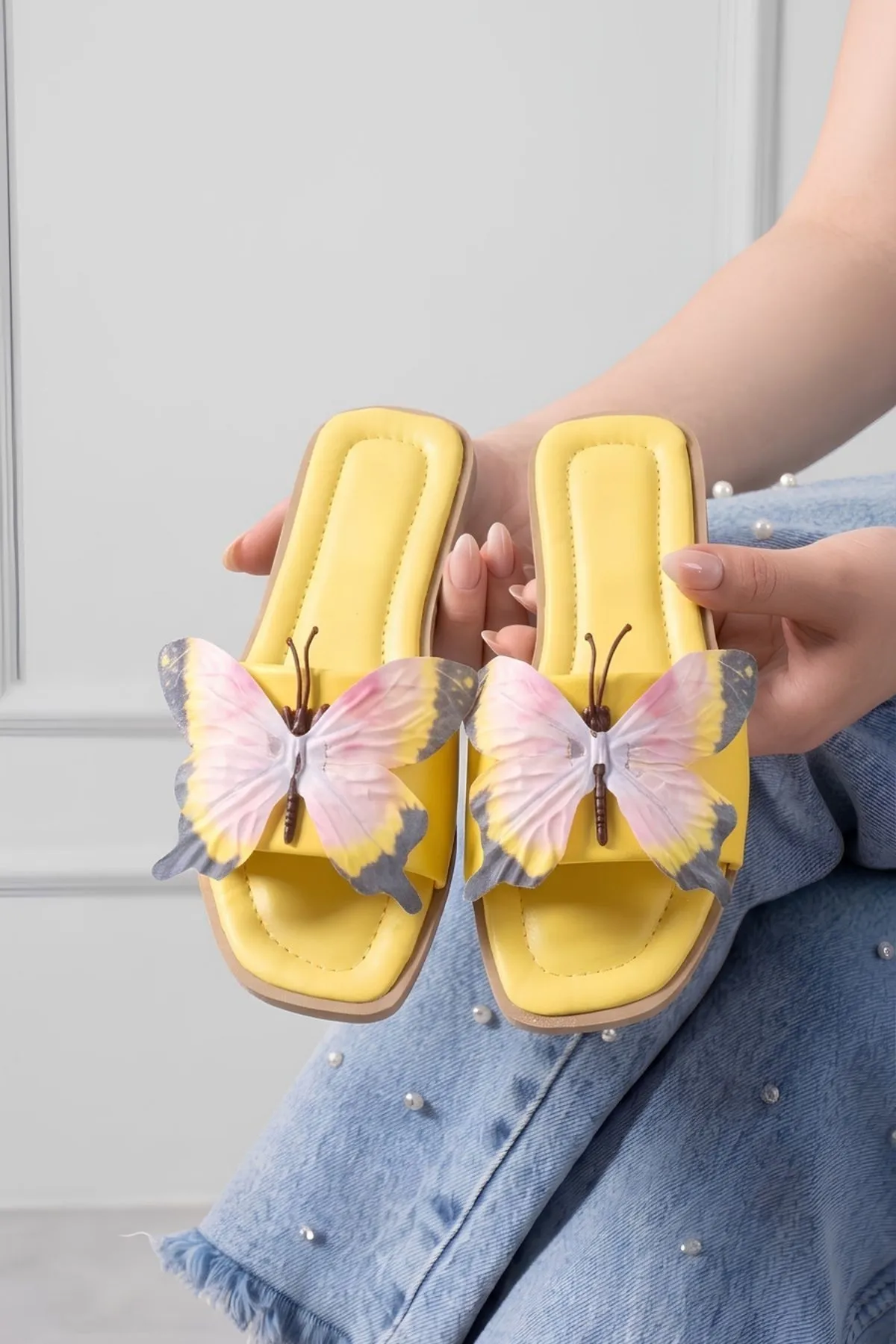 Papillon Sarı Kumaş Kelebek Detaylı Terlik