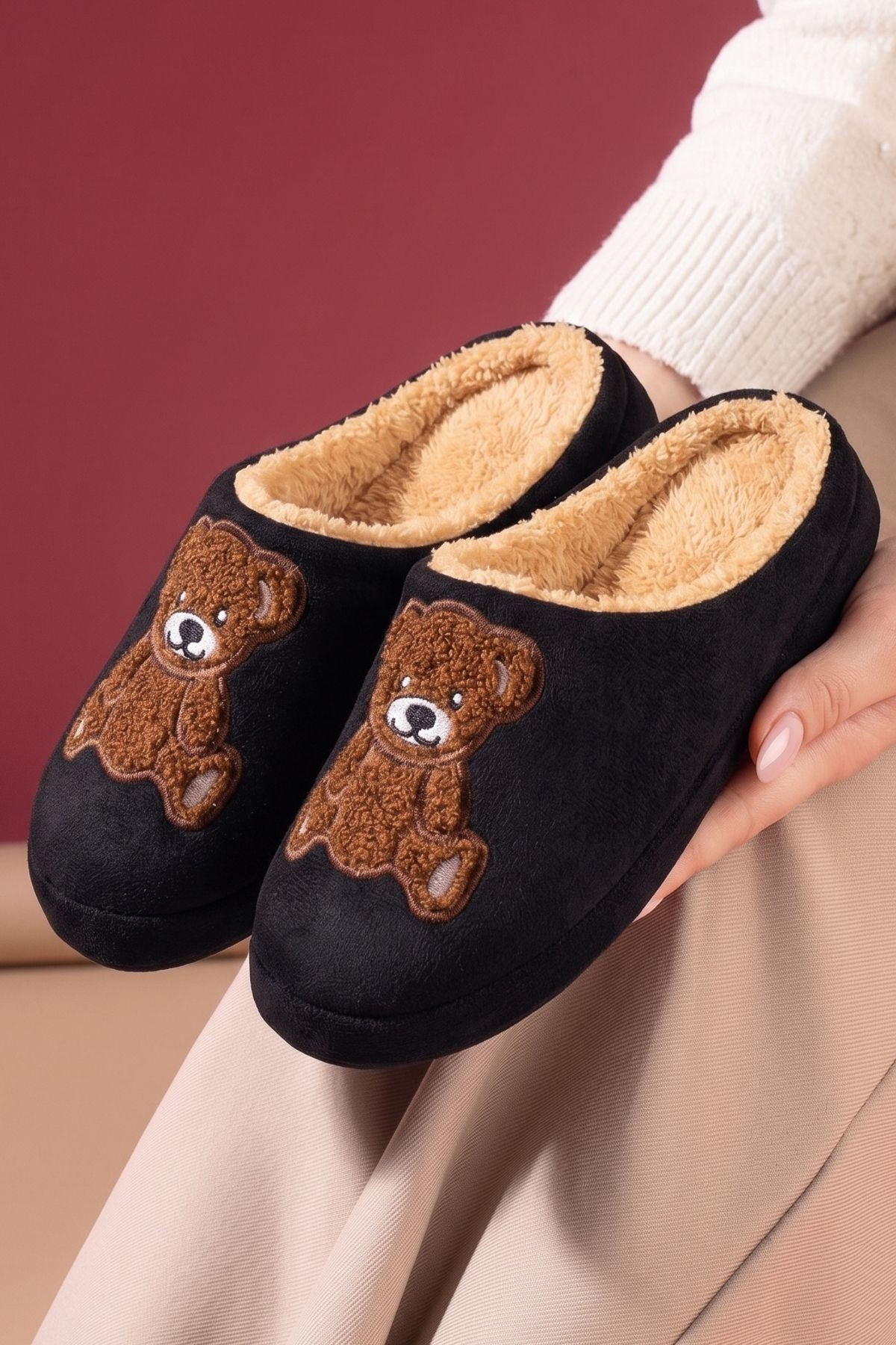Pepra Siyah Ayıcık İçi Peluş Ev Terliği Nakışlı Kışlık Kapalı Kadın Terlik