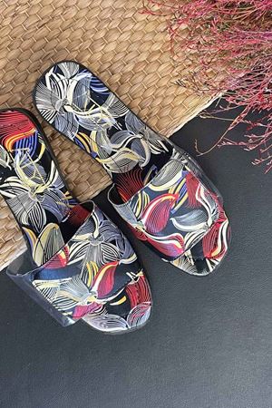 Kingo Gri Kırmızı Çiçekli Yarı Şeffaf Terlik 