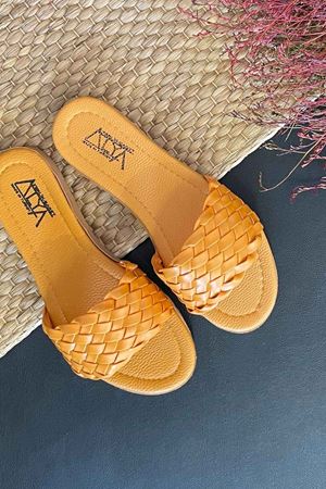 Rudi Hardal Hasır Örgü Detaylı Terlik 