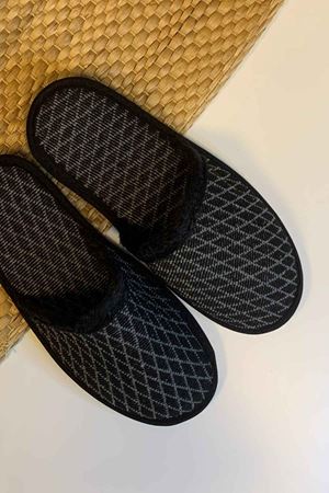 First Erkek Siyah Çizgi Desenli Ev Terliği  