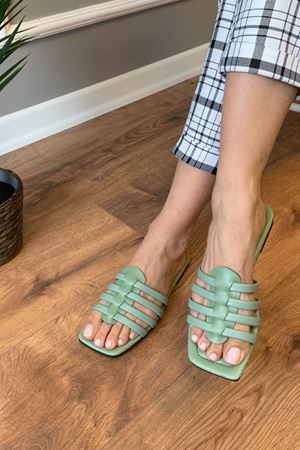 Emmen  Mint Yeşil  İnce Kemerli Terlik 