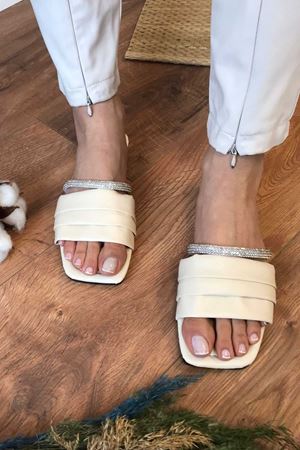 Loza Krem Kat Katlı Kemer Detaylı Terlik  