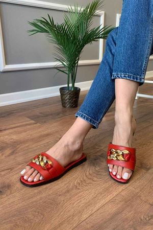 Marla  Kırmızı  Zincir Toka Detaylı Terlik 