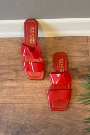 Wanda  Kırmızı  Renge  Renk Kemerli   Terlik