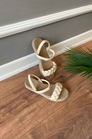 Fiona  Bej Düz  Kemerli   Örgülü Sandalet  