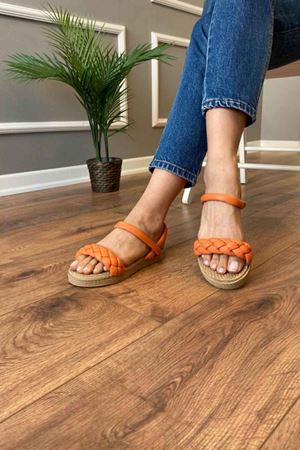 Fiona  Turuncu  Düz  Kemerli   Örgülü Sandalet  