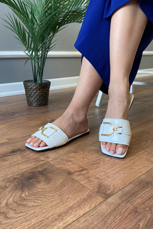 Eppa  Beyaz Kroko D Toka Detaylı Terlik