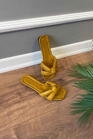 Pelka  Hardal  Kalın  Düğümlü  Terlik  