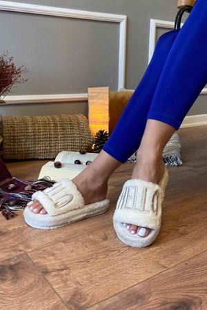 Edgar  Bej Hello Baskılı Ev Terlik 