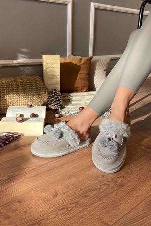 Merida    Gri  Ponponlu İçi Tüylü Önü Kapalı  Ev Terliği