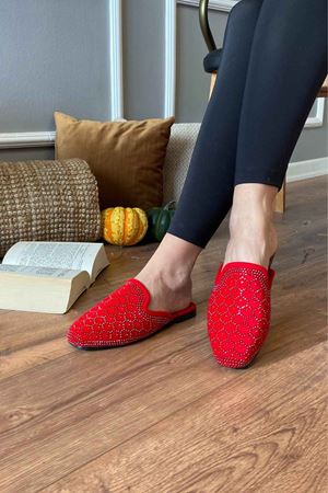 Oslo   Kırmızı Taşlı Desen İşlememi Kapalı  Ev Terliği  