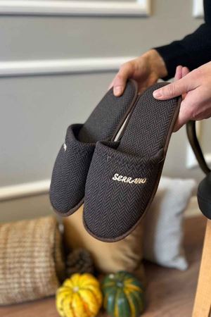 Brenda Erkek Kahverengi Çizgi Ekoseli Önü Kapalı  Ev Terliği 