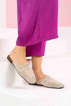 Sion Bej Önü Kapalı İşlemeli Terlik 