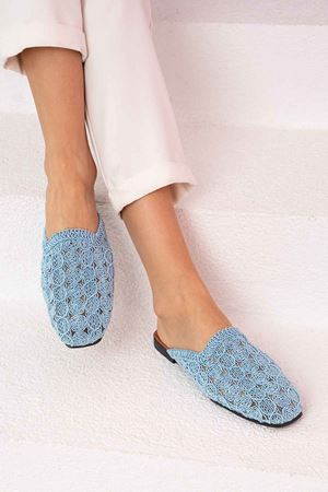 Tera  Bebe Mavisi Dairesel  Desen İşlemeli Önü Kapalı Terlik 