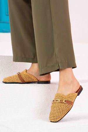 Estelya  Hardal Zincir Kemerli İşleme Detaylı Önü Kapalı Terlik 