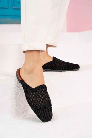 Noramin  Siyah Kalın Örgü İşleme Detaylı Önü Kapalı Terlik  