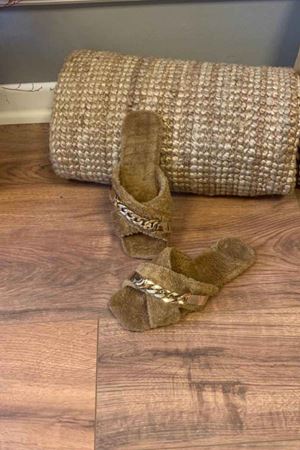 Morton   Taba Zincirli Çapraz Bantlı Tüylü Önü Açık Ev Terliği