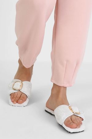 Artemis  Beyaz Kemer Toka Bantlı Önü Açık Ev Terliği 