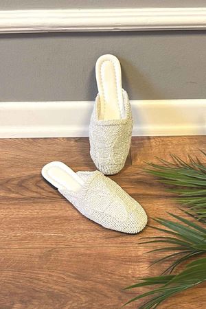 Rademel   Beyaz Hasır Örgülü Renkli Tabanlı Detaylı Terlik 