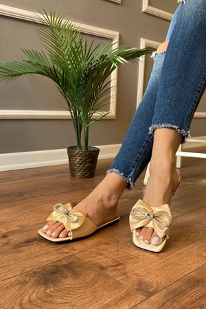 Zenit  Bej Taşlı Kurdela Detaylı Saten  Terlik  