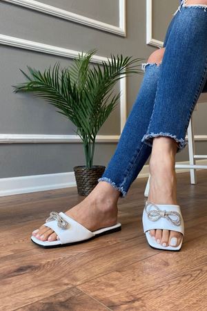 Brüksel Beyaz Taş İşlemeli Kurdelalı  Tek Bantlı Terlik 