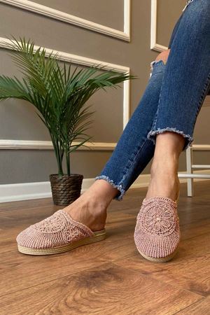 Prag  Pudra Hasır İşlemeli Önü Kapalı Terlik 