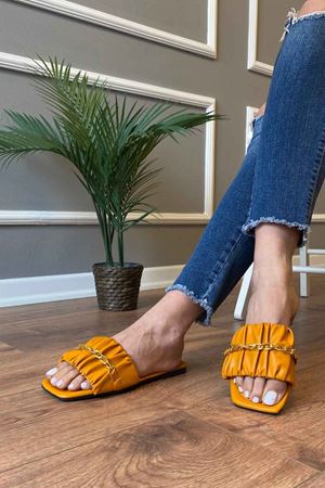 Lenora   Turuncu Zincir Kemerli Büzmeli   Terlik 