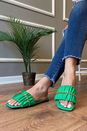 Lenora  Yeşil Zincir Kemerli Büzmeli    Terlik