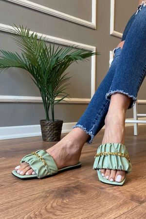 Lenora  Mint Yeşili Zincir Kemerli Büzmeli   Terlik  