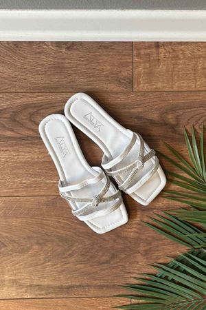 Romero   Beyaz Çapraz Taş İşleme Düğüm Kemerli Şeffaf Bantlı  Terlik 