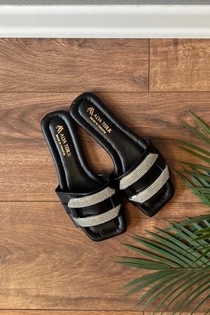 Vermon Siyah Taş İşlemeli Kare Tokalı   Terlik  