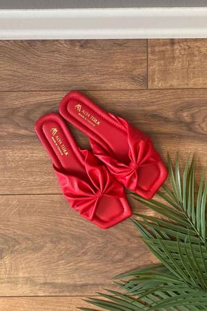 Madrid  Kırmızı Düğümlü Suni Deri  Terlik 