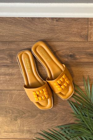 Daglıs Hardal Dikdörtgen Plastik Tokalı Tek Bantlı Terlik 