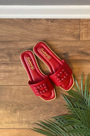 Daglıs Kırmızı Dikdörtgen Plastik Tokalı Tek Bantlı Terlik 