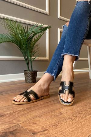 Elanor  Gri Renk Şeritli Kesik Bantlı  Terlik   