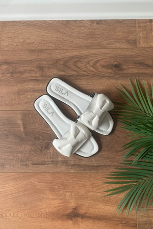  İvana   Beyaz Fiyonlu Tek Bantlı  Terlik