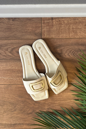 Bucci Bej Kare Tokalı Tek Bantlı   Terlik  