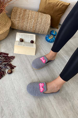 Victor Gri Yüksek Tabanlı Barbie Baskılı  Önü Kapalı Ev Terliği   