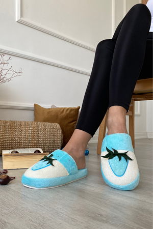 Harvey  Mavi Çilek Figürlü Yüksek Tabanlı  Önü Kapalı  Ev Terlik 