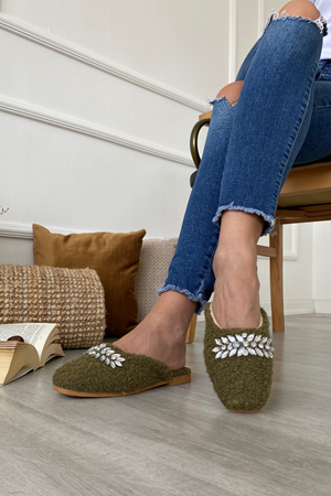 Pascal Haki Yaprak Taş Tokalı  Önü Kapalı Ev  Terliği 